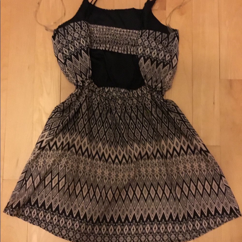 Sundress - Picture 2 of 2